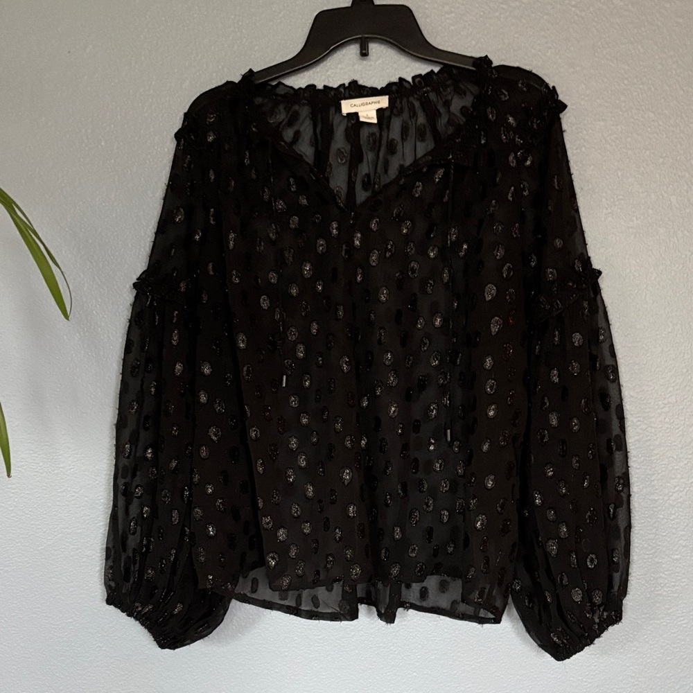 CALLIGRAPHIE elegant sheer appliqué black blouse. Billowing sleeves. Size large - Picture 3 of 10